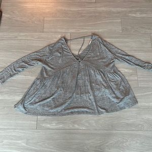 Long sleeve grey top